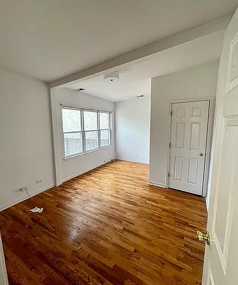 1069 N Hermitage Ave #3 — Photo 6