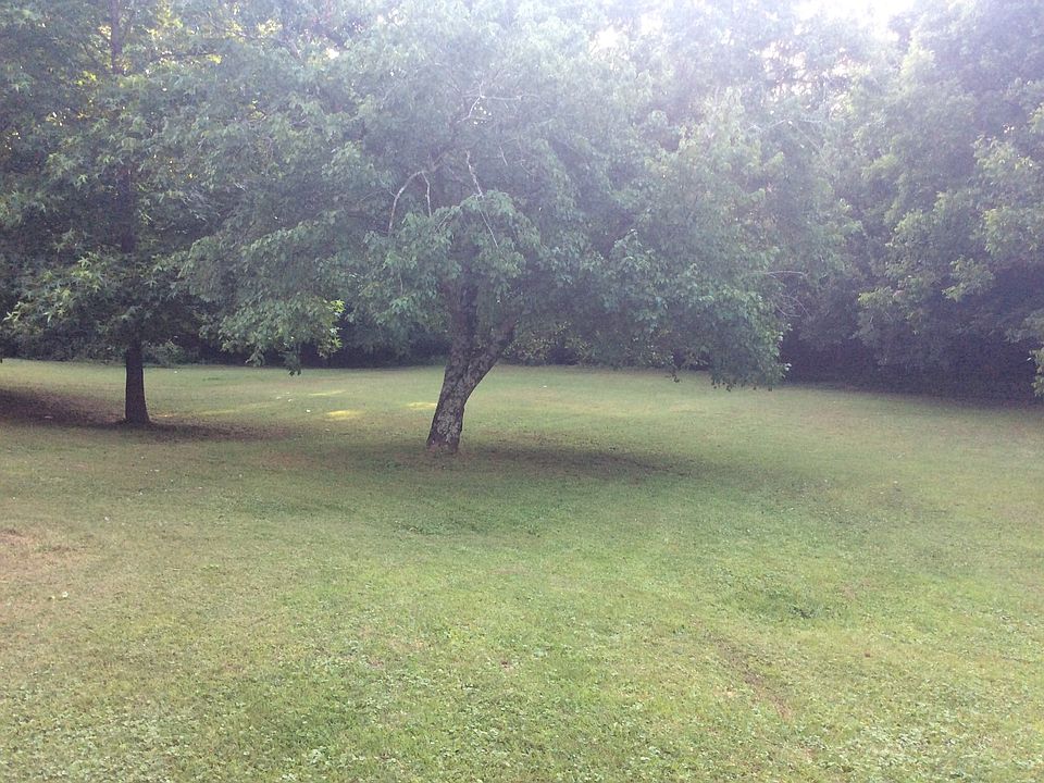 2nd image of 1595 Riverside Dr