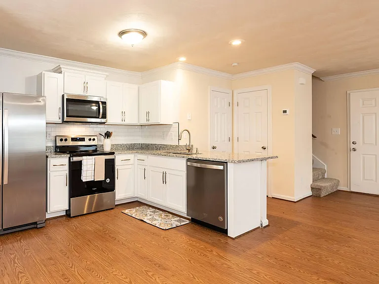 Lake Princess Anne Apartments — Photo 7