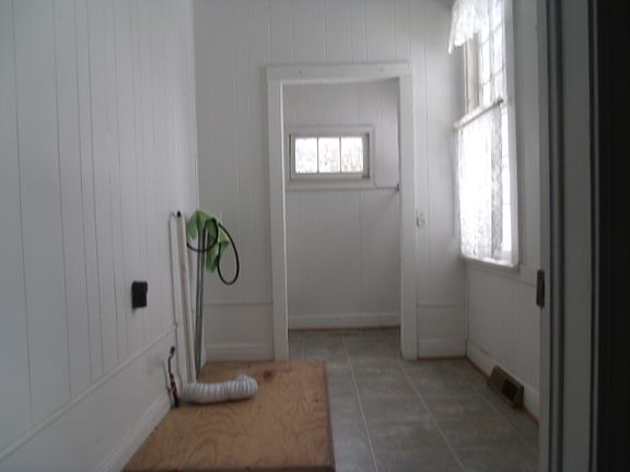 3rd image of 308 N Douglass St