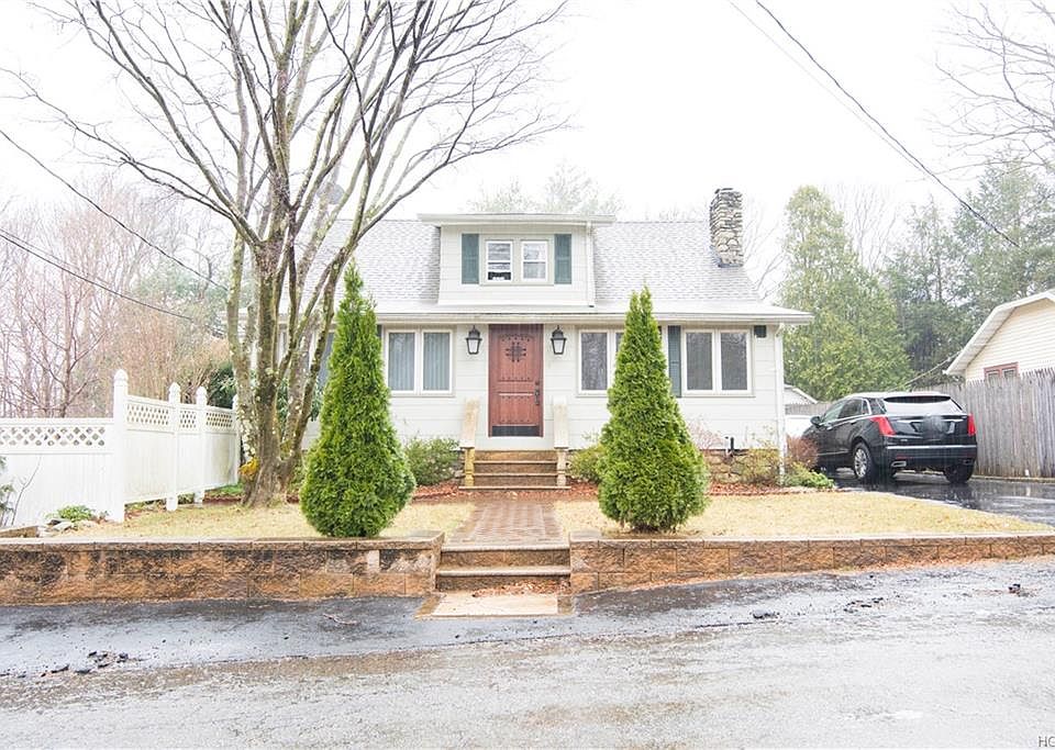 1st image of 9 Dellworth Dr