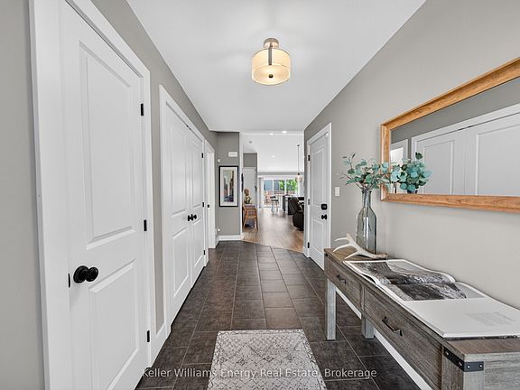 5th image of 7 Farrington Cres