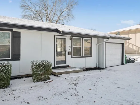 103 W Edgewood Dr, Edgerton, KS 66021