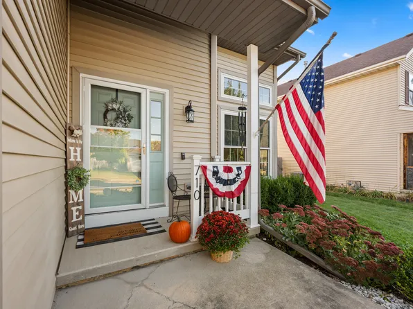 710 Hawthorne Ln, Genoa, IL 60135