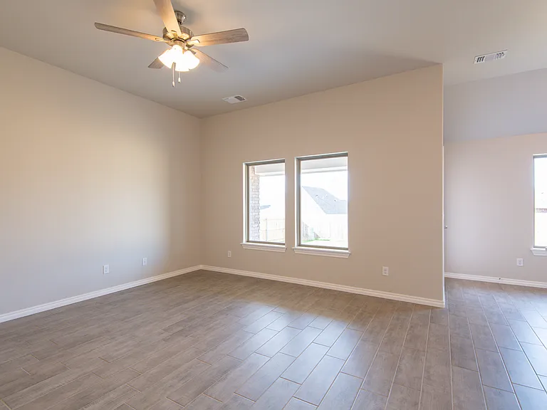 8401 NW 162nd St — Photo 9