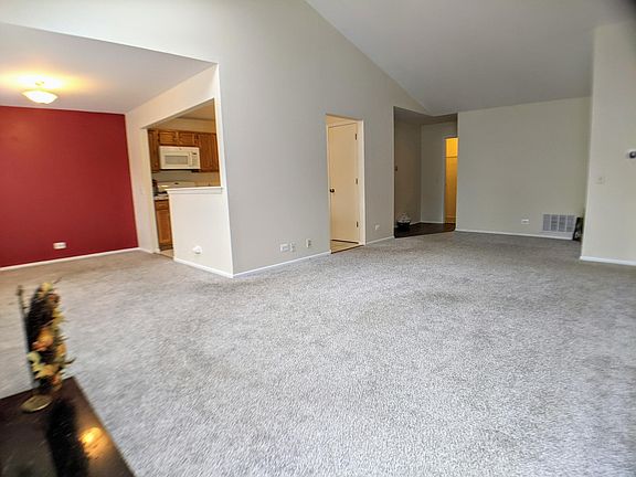 3rd image of 9 Aberdeen Ct Unit Z1