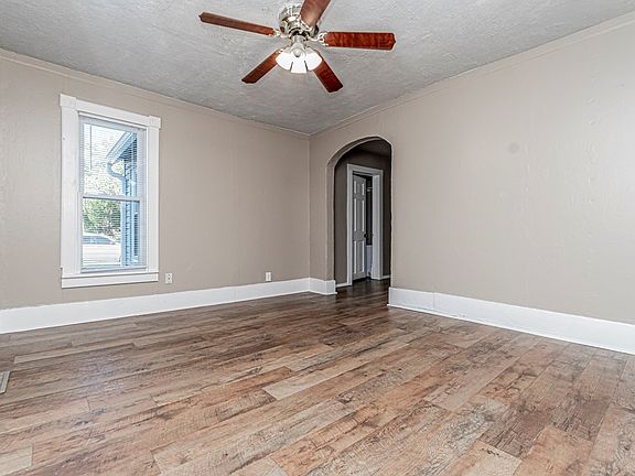 2nd image of 1006 University Pl