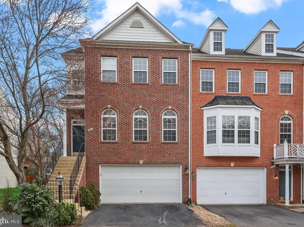 8849 Modano Pl, Fairfax, VA 22031