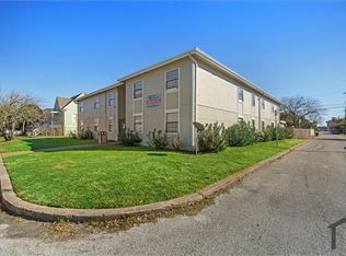 1927 Avenue M 1/2 APT 3, Galveston, TX 77550