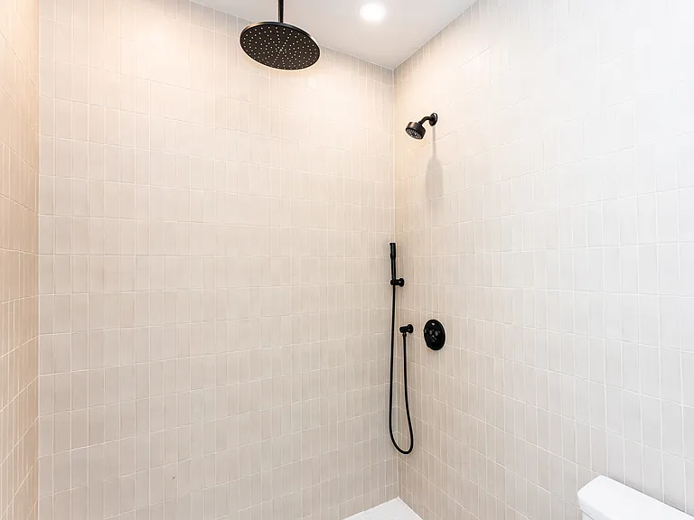 344 Lorimer St #4A — Photo 7