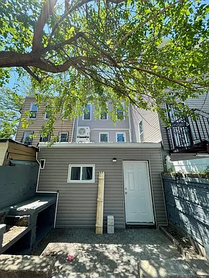 Sold by Glory Homes Realty | media 3