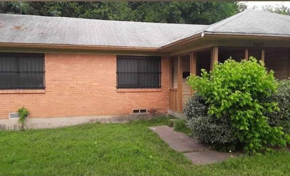 1st image of 3627 S Ewing Ave