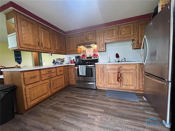 3rd image of 107 Oak Park Dr