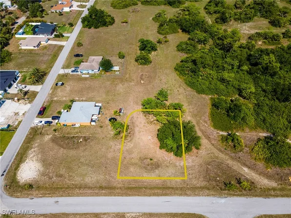 2723 NE 22nd Pl, Cape Coral, FL 33909