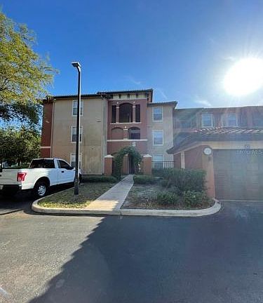 3rd image of 5560 Metrowest Blvd Unit 3-304