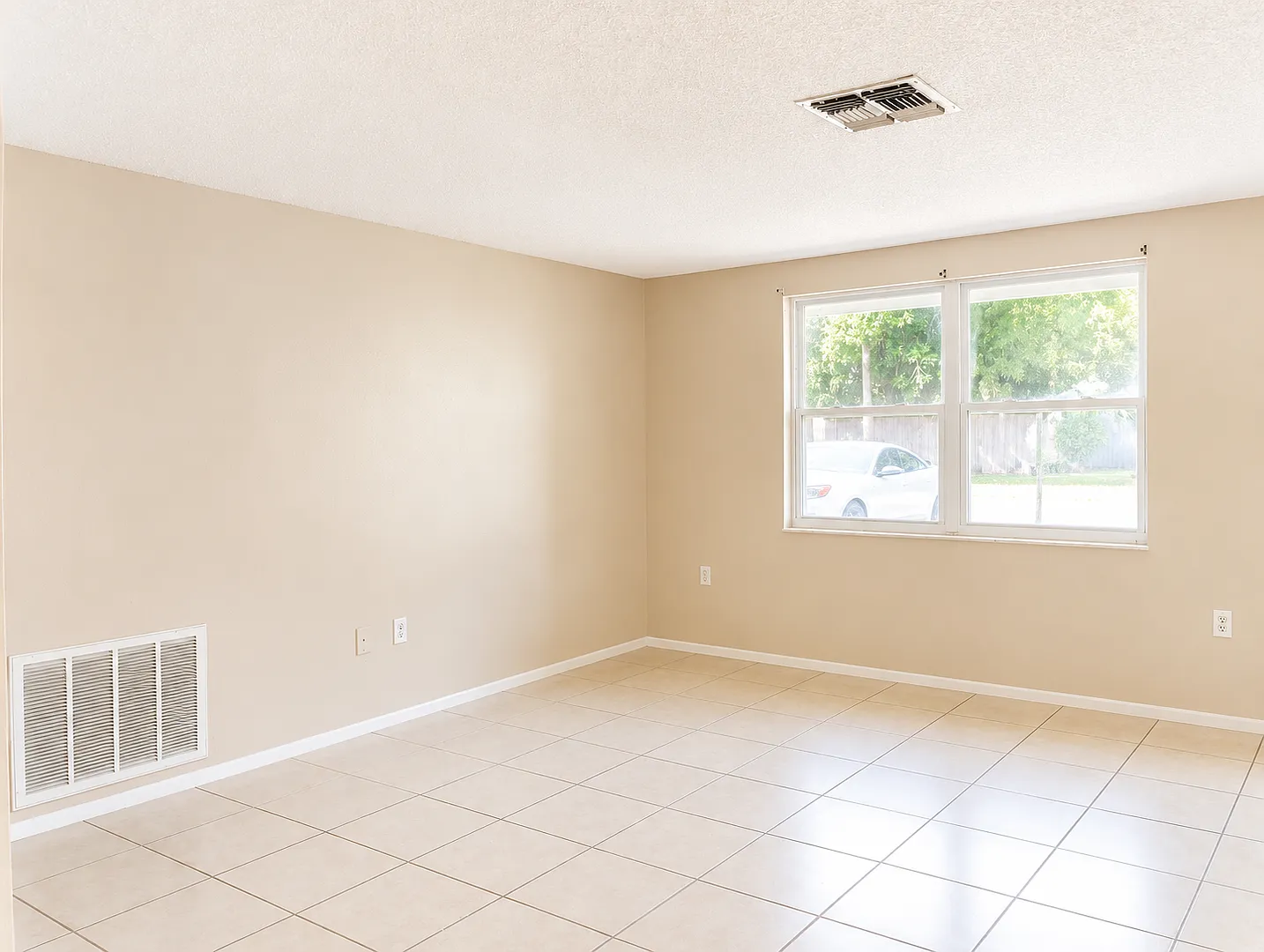 Coastal Comfort Near the Gulf! — Photo 4