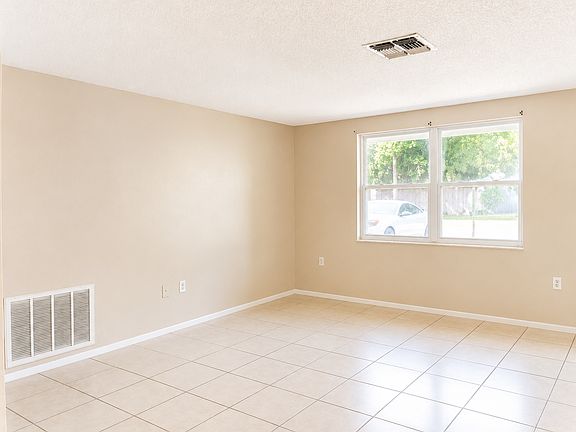 4th image of 11714 Paige Dr
