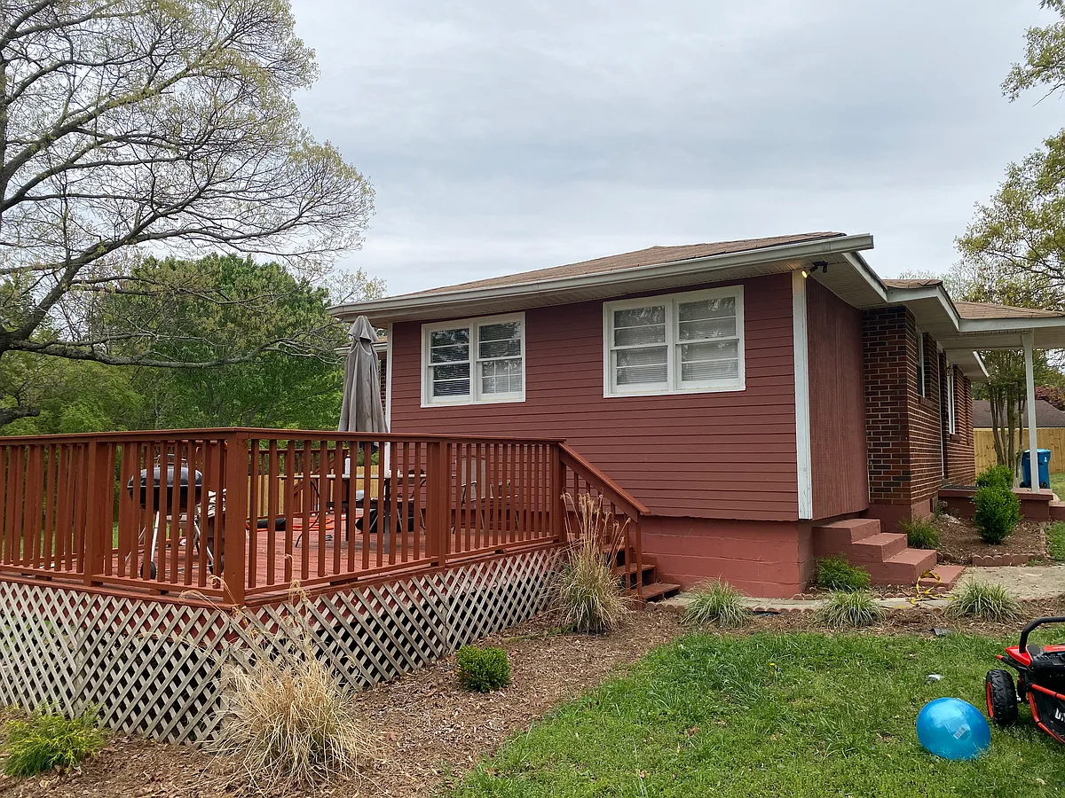 Building Photo - 914 Ozora Rd
