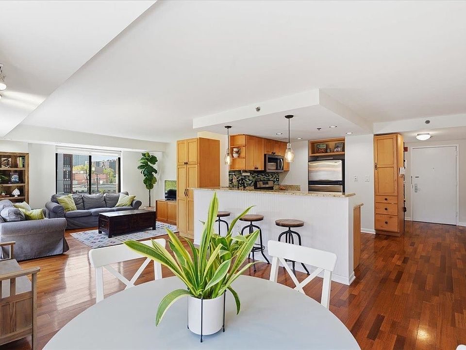 1st image of 700 1st St APT 3H