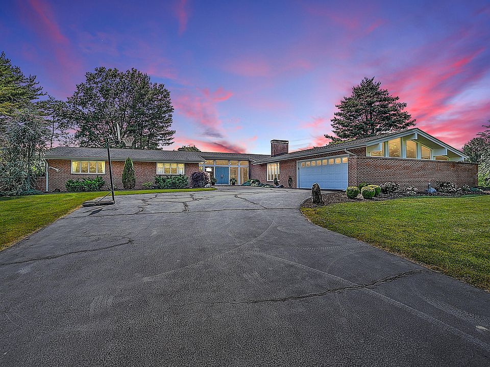 1st image of 76 Fairway Dr