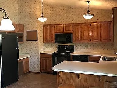 2nd image of 5 Pinehurst Dr