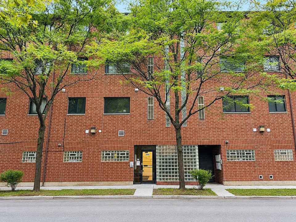 2453 S Archer Ave #4F