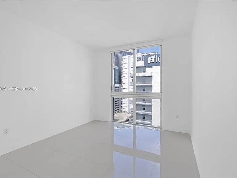 1010 SW 2nd Ave #1003 — Photo 21