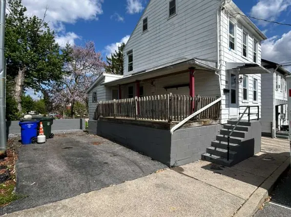 135 High St, Hagerstown, MD 21740