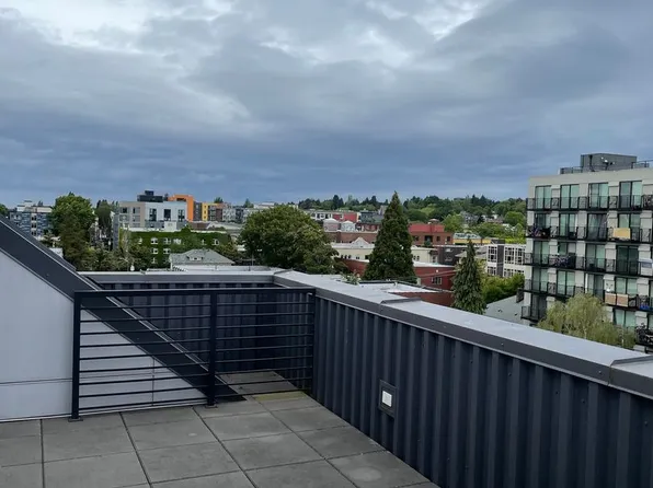 215 Boylston Ave E, Seattle, WA