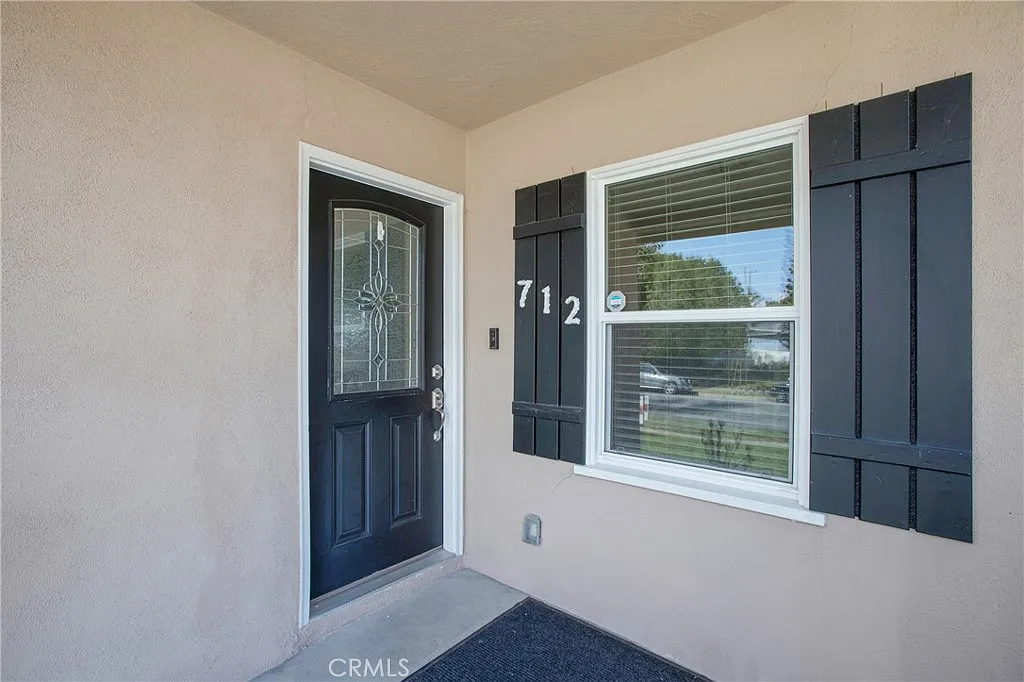 3 bed, 1112 sqft, $4,000 — Photo 2