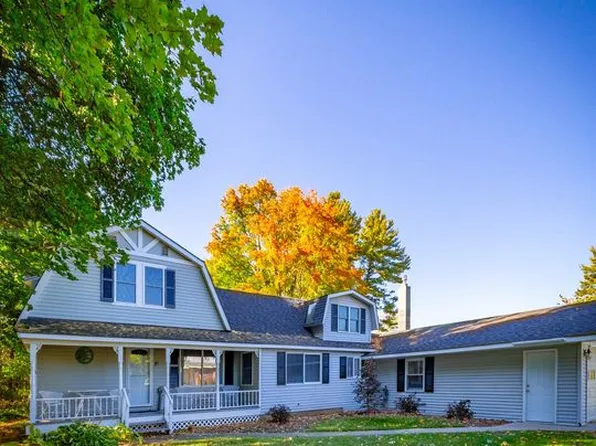 710 Pine St, Elk Rapids, MI 49629