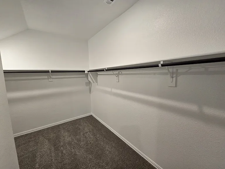 2223 Cliff Springs Dr — Photo 21