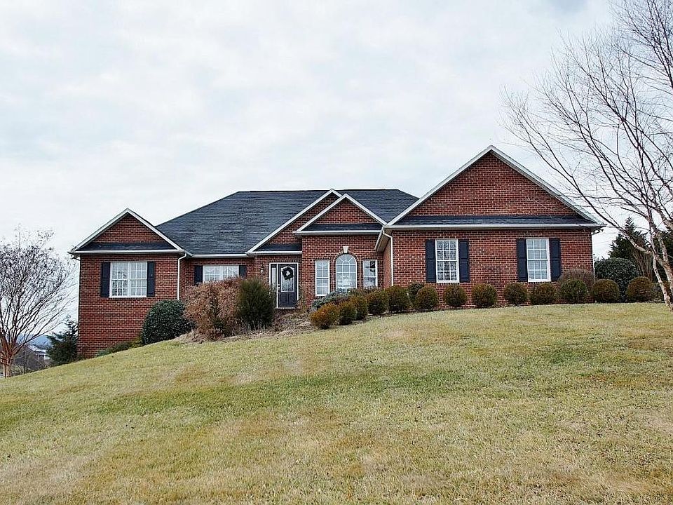 1st image of 599 Scarlet Dr