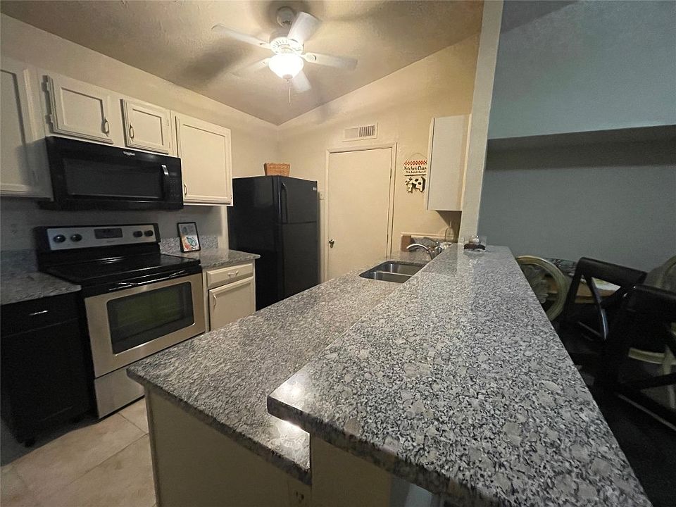 1st image of 6051 Dooley Dr