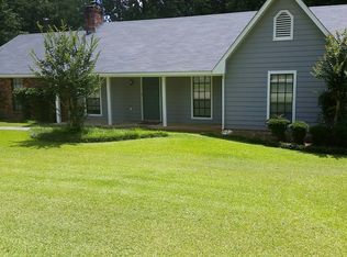 1102 Nottingham Rd, Vicksburg, MS 39183