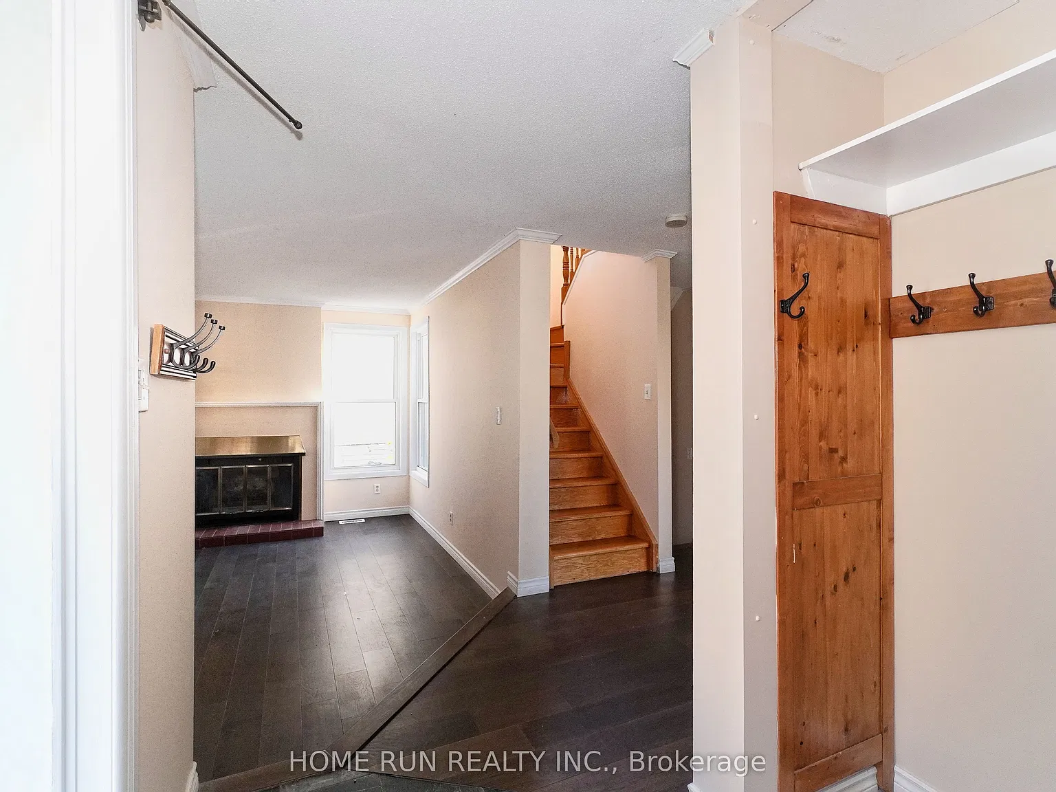 3 bed, $3,000 — Photo 2