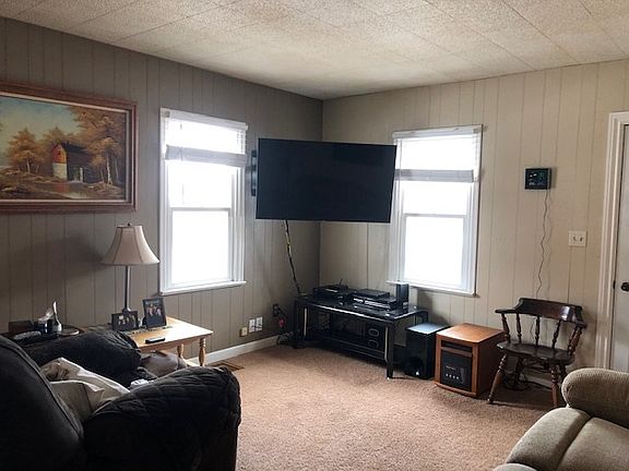 3rd image of 187 N Carrington Ave