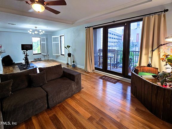 3rd image of 1478 RIVERPLACE Boulevard #202