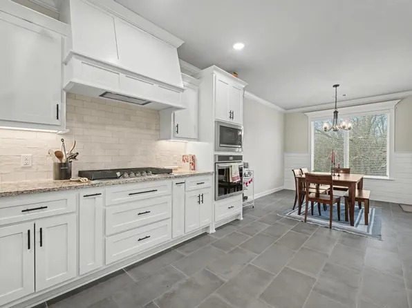 908 Adair Rd, Pea Ridge, AR 72751