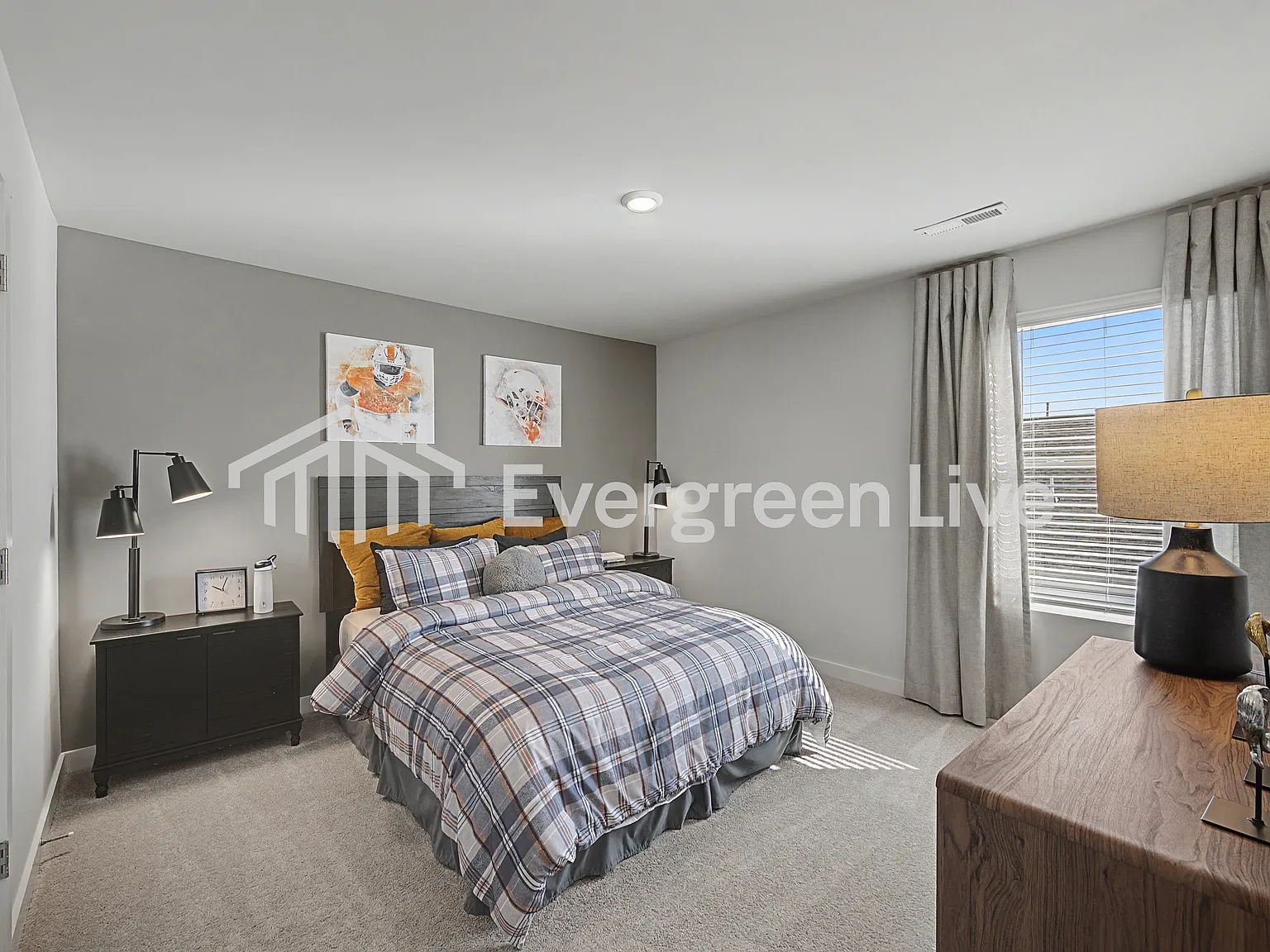 4 bed, 2.5 bath, 2575 sqft, $2,085 — Photo 3