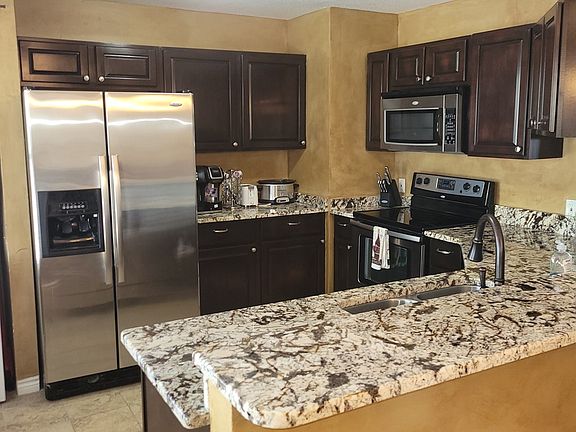 3rd image of 302 Saint Andrews S