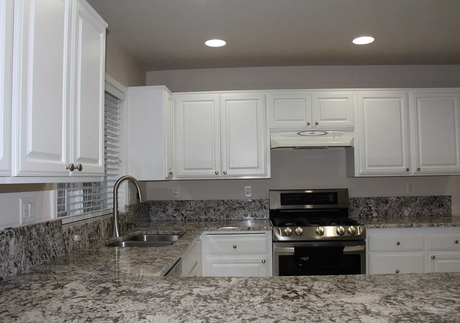 Modern and Luxurious Touches Throughout This Amazing Home — Photo 4