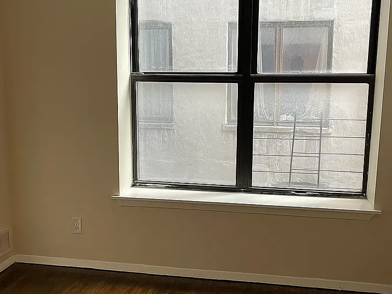 581 Academy St #1G — Photo 8