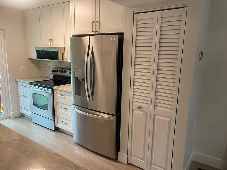 340 S Orlando Ave — Photo 17