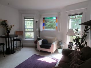 919 Lake Ct, Madison, WI 53715