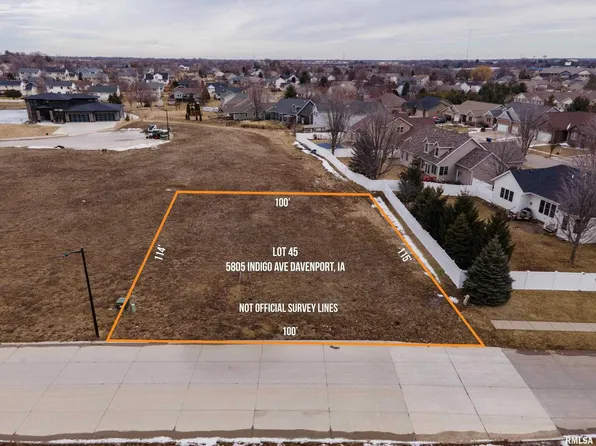 5805 Indigo Ave, Davenport, IA 52807