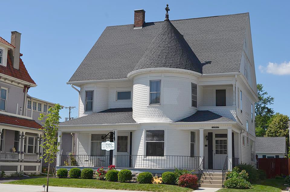1st image of 115 W Main St