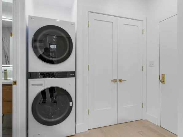 204 Flatbush Avenue image 7 of 8