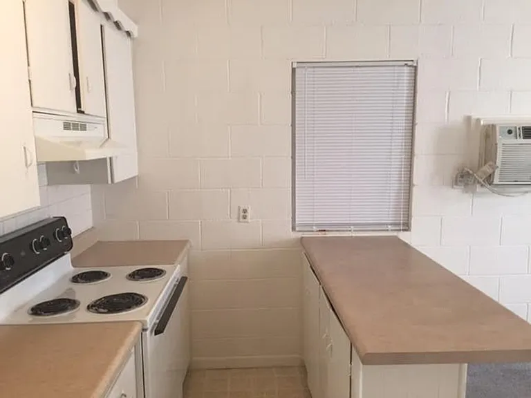 827 E Shawnee St #B — Photo 10