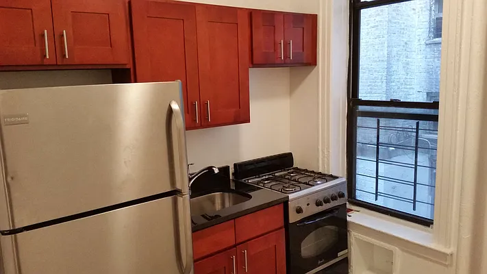 Rented by Cooper Real Estate | media 2